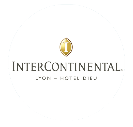 <b>L’InterContinental Lyon :</b> L’InterContinental Lyon – hôtel-Dieu est un lieu au caractère unique niché dans l’emblématique Grand hôtel-Dieu de Lyon, sur les bords du Rhône, en plein cœur de la presqu’île Lyonnaise. Cet établissement hôtelier concilie le grandiose et l’intime.